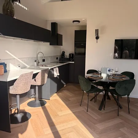 Cozy & Modern Tiny House Apartment *